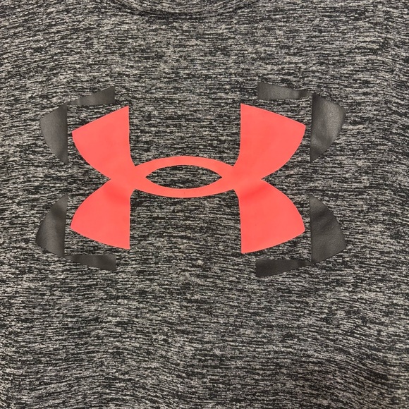 Women’s Short Sleeve Under Armour Top Size XL - Picture 2 of 4